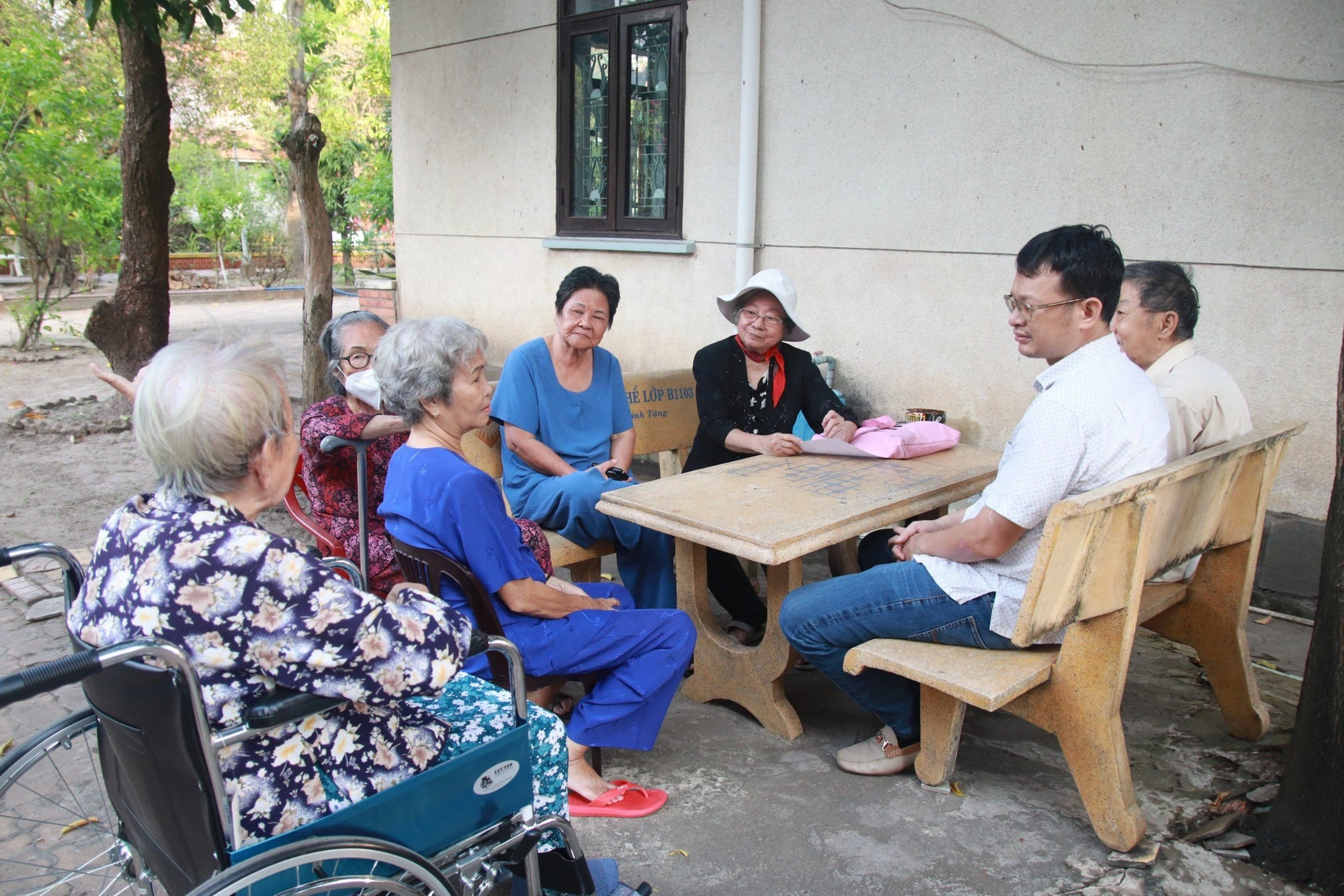 vien-duong-lao-cho-nguoi-gia