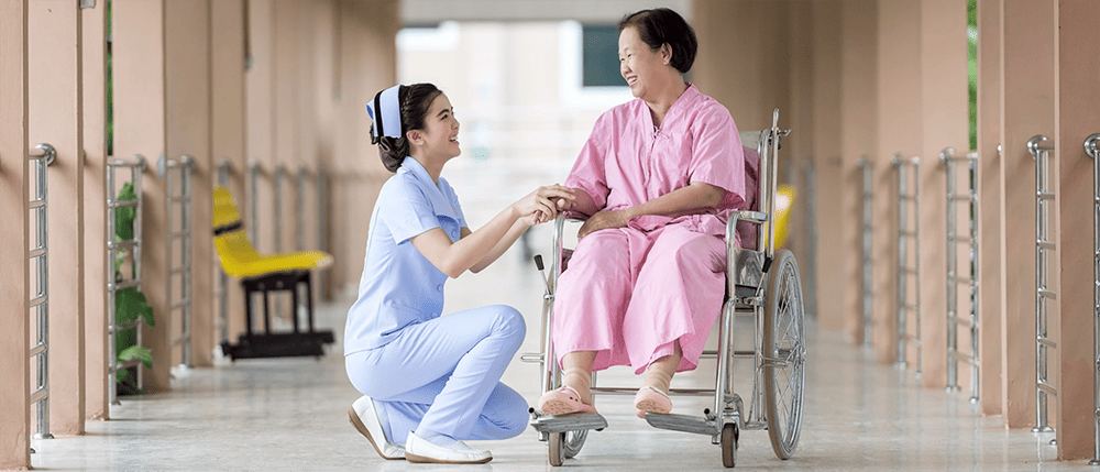 ai-se-cham-soc-ban-khi-ve-gia