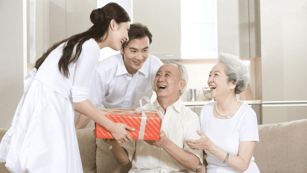 qua-cho-nguoi-lon-tuoi