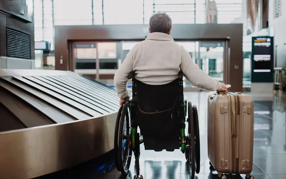 dịch vụ hỗ trợ người già đi máy bay