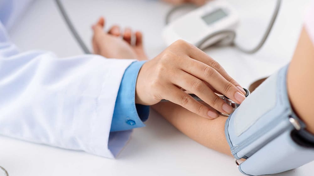 tai-sao-nguoi-cao-tuoi-hay-bi-huyet-ap-cao