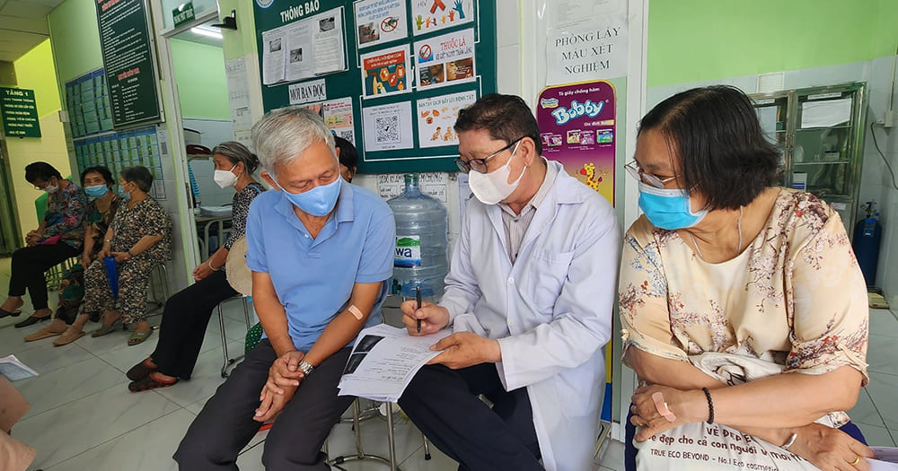 tai-sao-nguoi-cao-tuoi-hay-bi-huyet-ap-cao