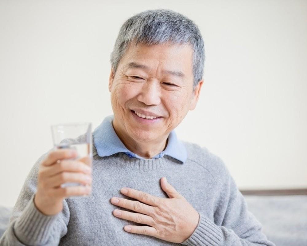 bệnh nấc cụt người già