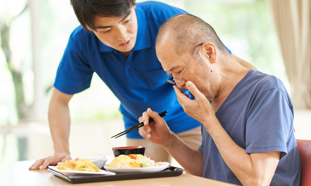 người già hay bị nôn