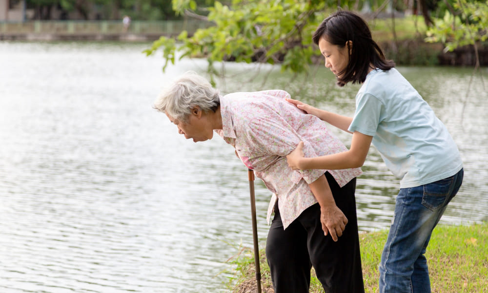 người già hay bị nôn