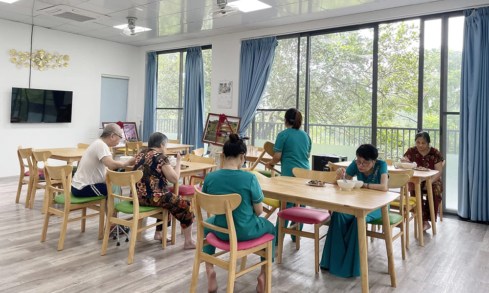 trung tâm nuôi dưỡng người già neo đơn