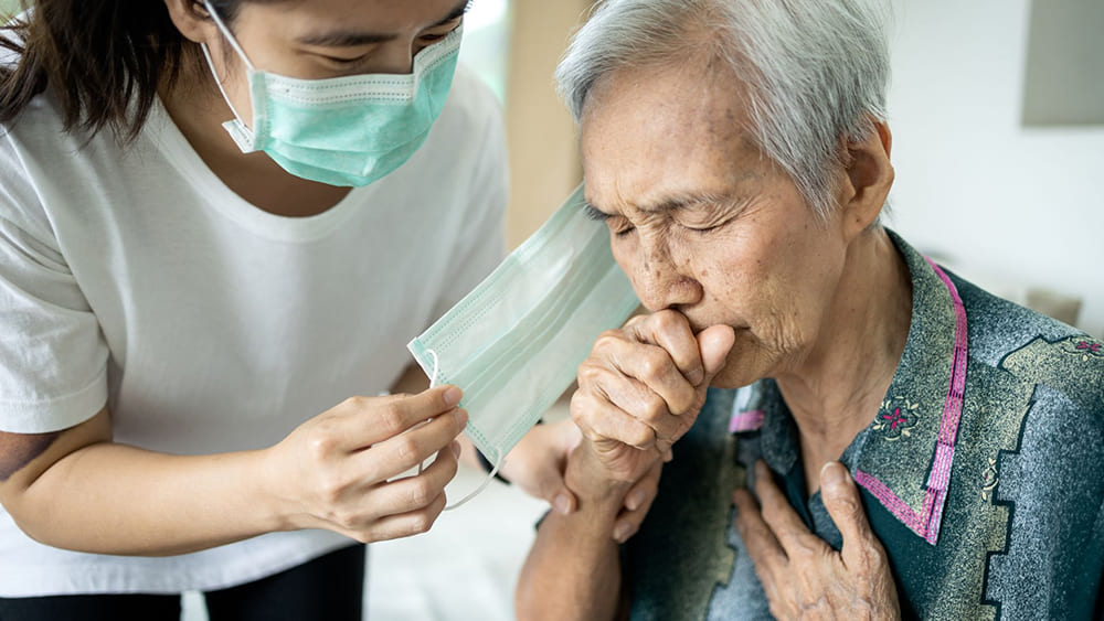 chăm sóc người già bị viêm phổi