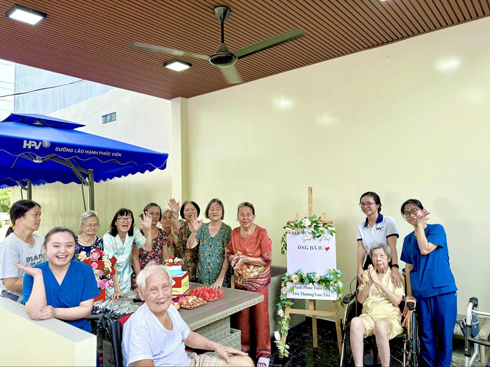 cuộc sống độc thân khi về già