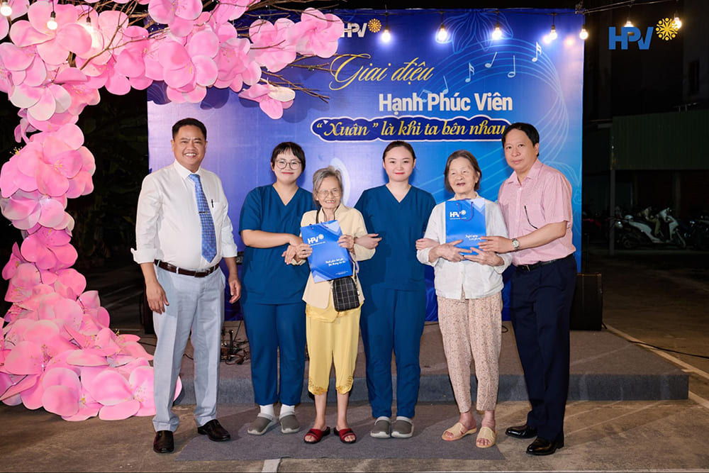 Giai Điệu Hạnh Phúc Viên Số Đầu Tiên