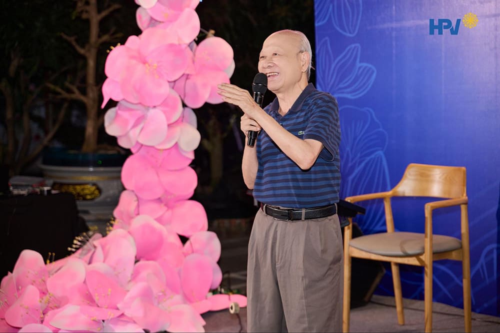 Giai Điệu Hạnh Phúc Viên Số Đầu Tiên