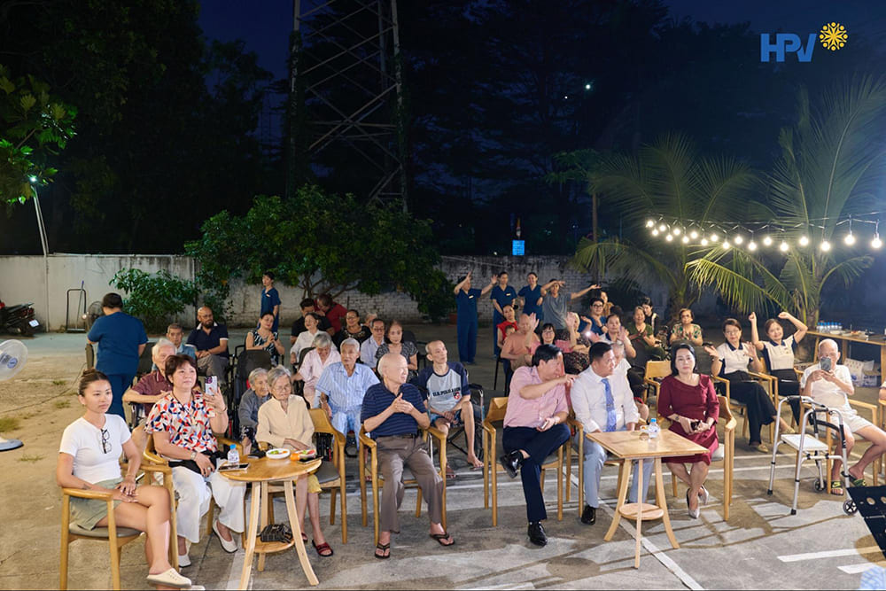 Giai Điệu Hạnh Phúc Viên Số Đầu Tiên