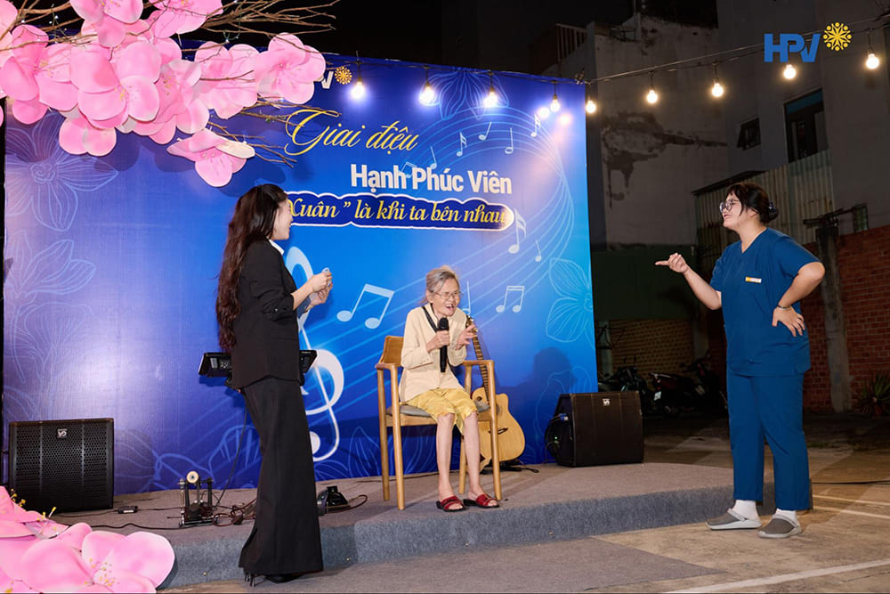 Giai Điệu Hạnh Phúc Viên Số Đầu Tiên