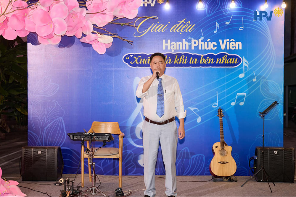 Giai Điệu Hạnh Phúc Viên Số Đầu Tiên