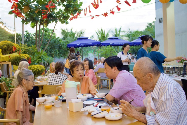 Mỗi người chia sẻ những câu chuyện riêng của đời mình