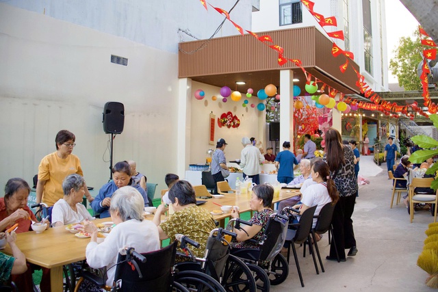 Không khí vui vẻ, ấm cúng